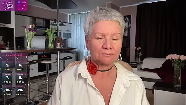Snapshot of roxana_brooks chatting on 03/08/25, 11:27 roxana brooks online show from 03/08/25, 11:27