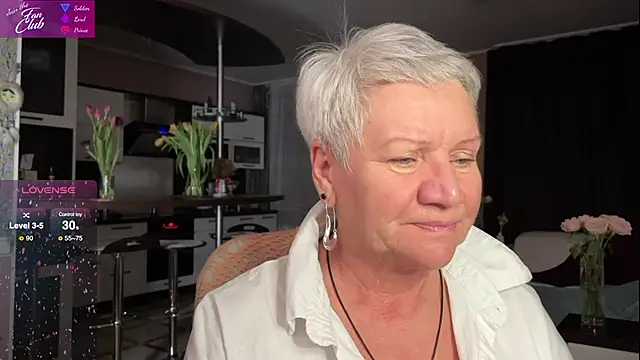Snapshot of roxana_brooks chatting on 03/11/25, 04:40 roxana brooks online show from 03/11/25, 04:40