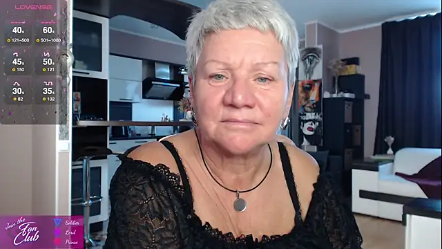 Snapshot of roxana_brooks chatting on 09/25/25, 02:54 roxana brooks online show from 09/25/25, 02:54