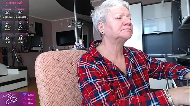 Snapshot of roxana_brooks chatting on 09/26/25, 05:44 roxana brooks online show from 09/26/25, 05:44