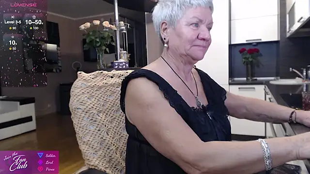 Snapshot of roxana_brooks chatting on 10/03/25, 07:22 roxana brooks online show from 10/03/25, 07:22