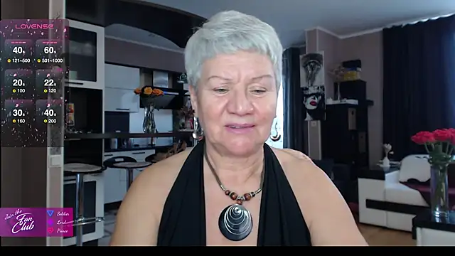 Snapshot of roxana_brooks chatting on 10/30/25, 11:55 roxana brooks online show from 10/30/25, 11:55