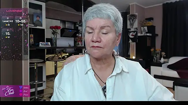 Snapshot of roxana_brooks chatting on 11/06/25, 01:12 roxana brooks online show from 11/06/25, 01:12