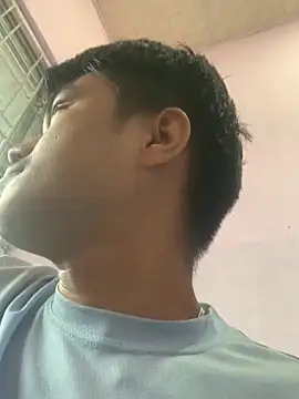 Hullax online show from 10/30/25, 02:46