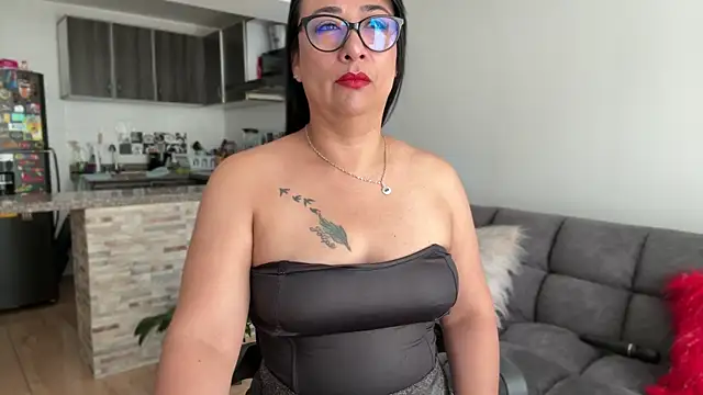 Karina Yang online show from 04/25/26, 02:47