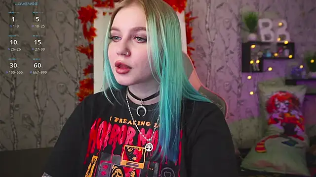 Moon Valkyrie online show from 09/30/25, 08:19