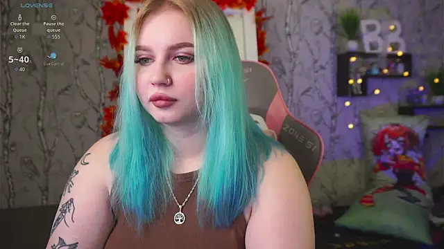 Moon Valkyrie online show from 10/03/25, 07:49