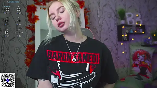 Moon Valkyrie online show from 10/19/25, 11:22