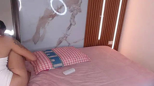 mary live online show from 09/25/25, 08:01