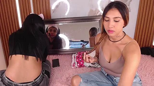 mary live online show from 10/11/25, 12:36