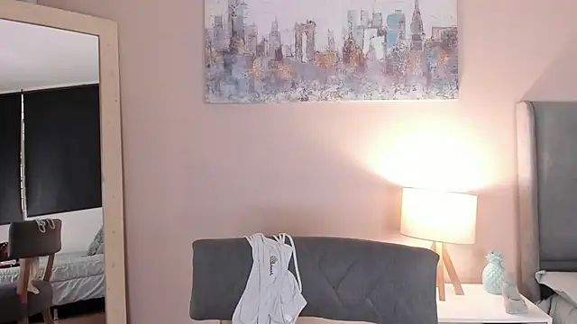 MiaFranklyn online show from 01/04/25, 06:51