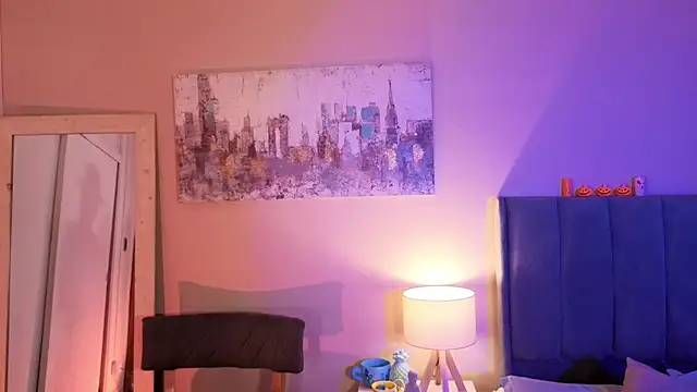 MiaFranklyn online show from 10/28/25, 01:36