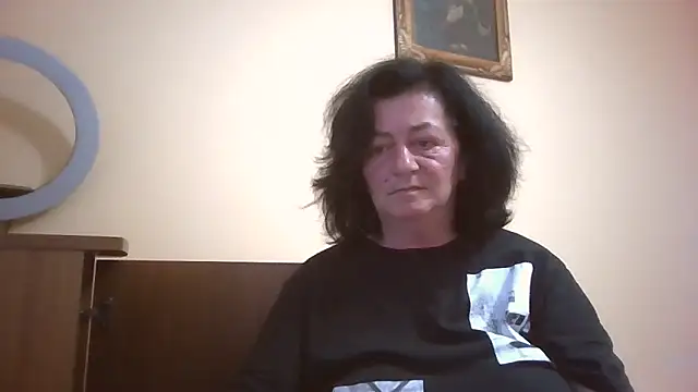GypsiQueen2 online show from 06/06/26, 06:12