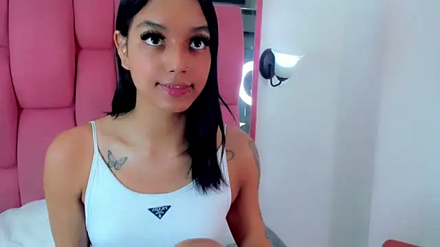 XXVIOLETTAXX online show from 12/19/24, 02:02