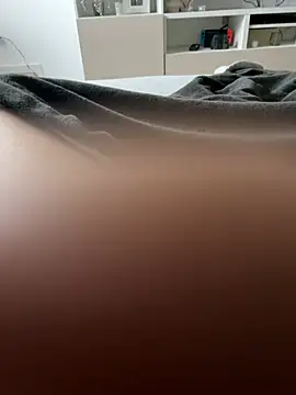 Snapshot of Young_Couple20 chatting on 01/24/25, 01:25 Young Couple20 online show from 01/24/25, 01:25