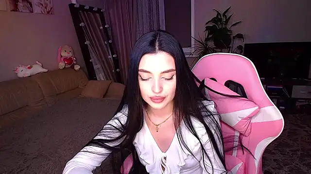   Malika   online show from 11/08/25, 01:22