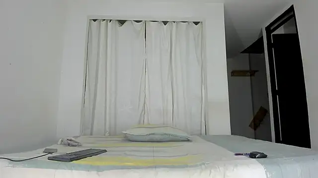 Fairycandyx online show from 06/11/26, 07:17