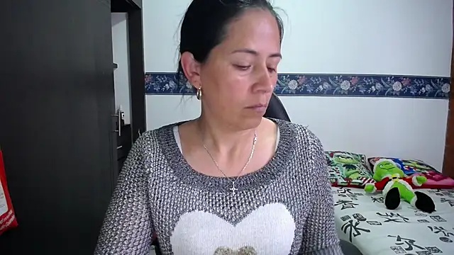 Snapshot of sharoon_cheerry chatting on 12/02/25, 12:32 sharoon cheerry online show from 12/02/25, 12:32