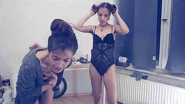 Snapshot of LinaWinter chatting on 12/03/24, 07:44 LinaWinter online show from 12/03/24, 07:44