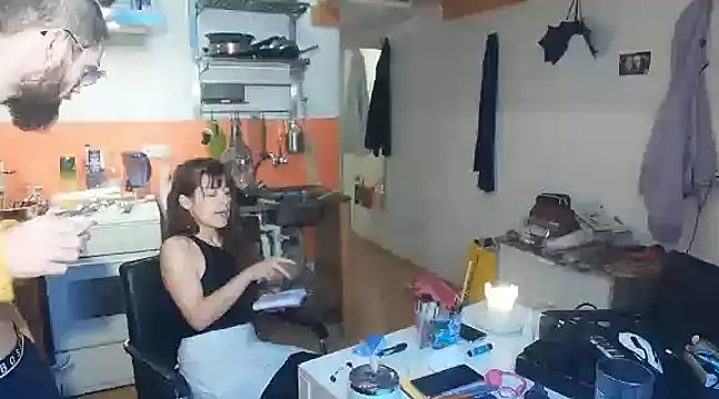 Snapshot of LinaWinter chatting on 12/23/24, 12:19 LinaWinter online show from 12/23/24, 12:19