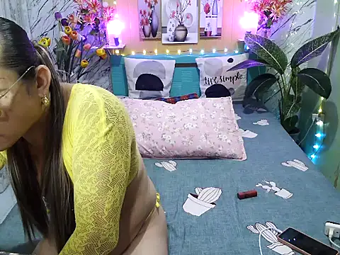 UrAsianPrincessDanie online show from 09/10/25, 10:10