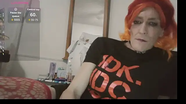 Snapshot of Nitehawk7483 chatting on 12/16/25, 07:57 Nitehawk7483 online show from 12/16/25, 07:57