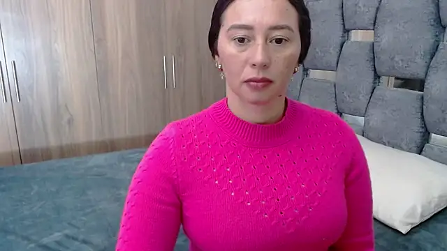 sara hott 1 online show from 12/27/24, 03:59