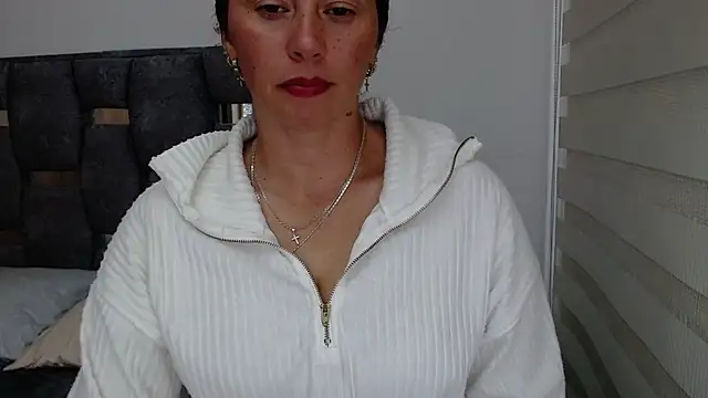 sara hott 1 online show from 01/06/25, 06:31