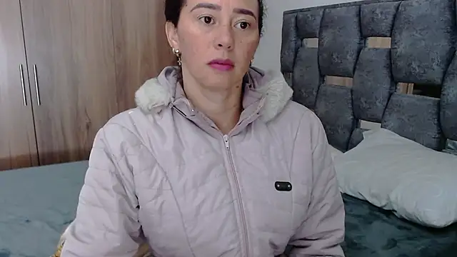 sara hott 1 online show from 01/07/25, 02:08