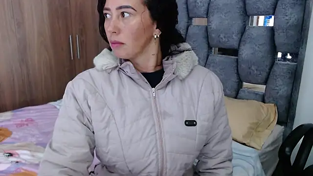 sara hott 1 online show from 01/09/25, 02:51