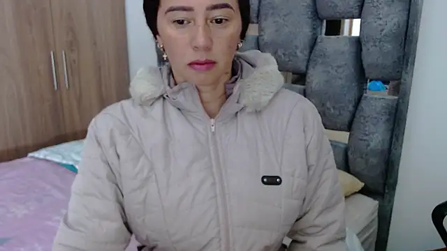 sara hott 1 online show from 01/11/25, 01:32