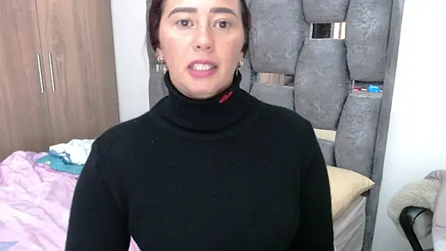 sara hott 1 online show from 01/11/25, 11:46