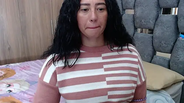 sara hott 1 online show from 01/13/25, 08:48