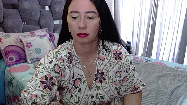 Snapshot of sara_hott_1 chatting on 11/09/25, 02:59 sara hott 1 online show from 11/09/25, 02:59