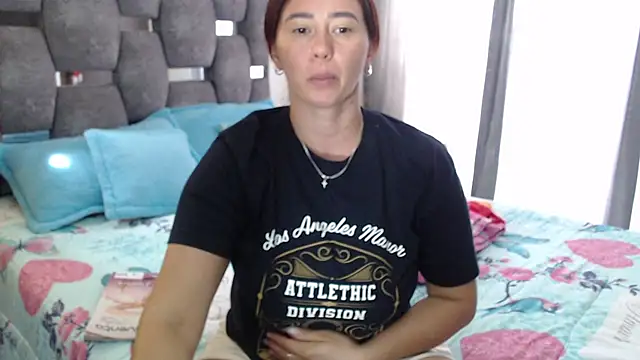 Snapshot of sara_hott_1 chatting on 03/03/26, 03:51 sara hott 1 online show from 03/03/26, 03:51