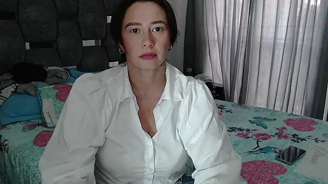 Snapshot of sara_hott_1 chatting on 03/16/26, 08:35 sara hott 1 online show from 03/16/26, 08:35