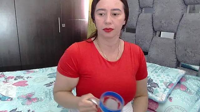 sara hott 1 online show from 06/23/26, 03:43