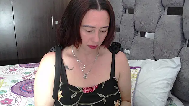 sara hott 1 online show from 07/24/26, 08:18