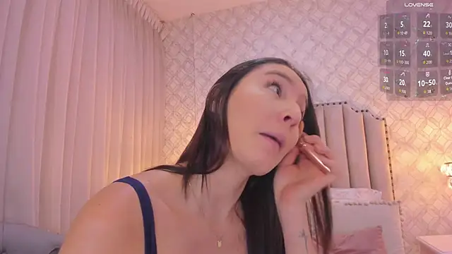 Pia Johnson  online show from 09/20/25, 11:33