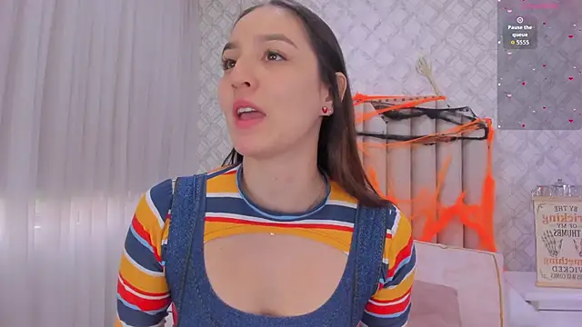 Pia Johnson  online show from 10/31/25, 11:44