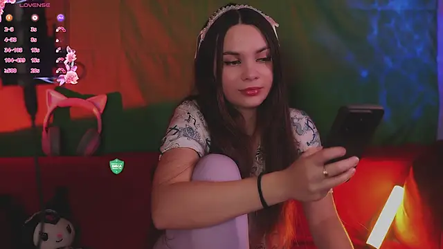 Snapshot of How2Meow chatting on 09/22/25, 05:15 How2Meow online show from 09/22/25, 05:15