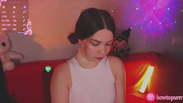 Snapshot of How2Meow chatting on 10/11/25, 04:27 How2Meow online show from 10/11/25, 04:27