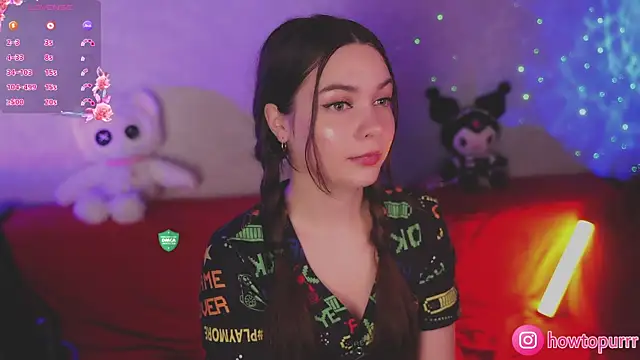 Snapshot of How2Meow chatting on 10/17/25, 04:42 How2Meow online show from 10/17/25, 04:42