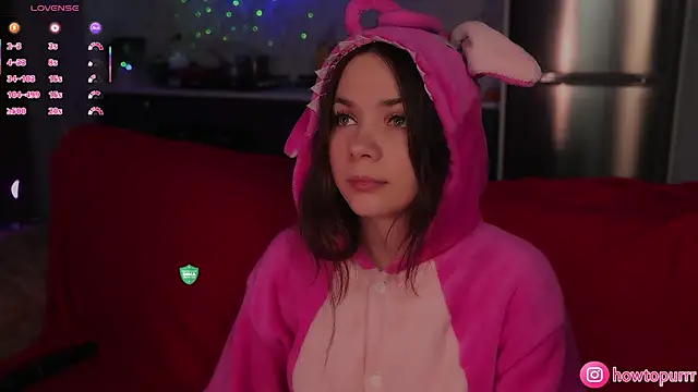 Snapshot of How2Meow chatting on 12/16/25, 05:07 How2Meow online show from 12/16/25, 05:07