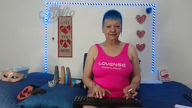 loquitaqueen011 online show from 01/11/25, 10:18