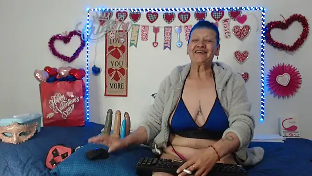 loquitaqueen011 online show from 02/10/25, 08:42