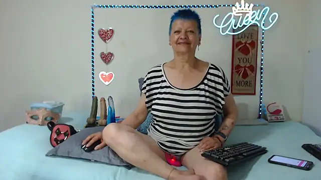 loquitaqueen011 online show from 01/11/26, 02:55