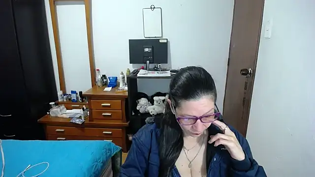 latin49 online show from 10/15/25, 04:23