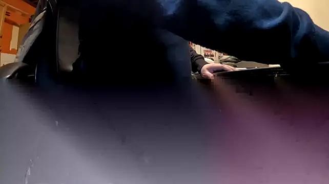 Snapshot of Ju_rine007 chatting on 02/11/25, 05:37 Ju rine007 online show from 02/11/25, 05:37