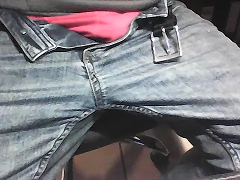 Snapshot of Ju_rine007 chatting on 10/21/25, 02:01 Ju rine007 online show from 10/21/25, 02:01